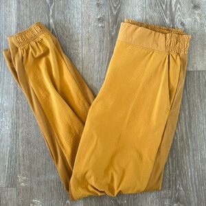 Athleta Textured Brooklyn Jogger Mustard Color Women Size 6